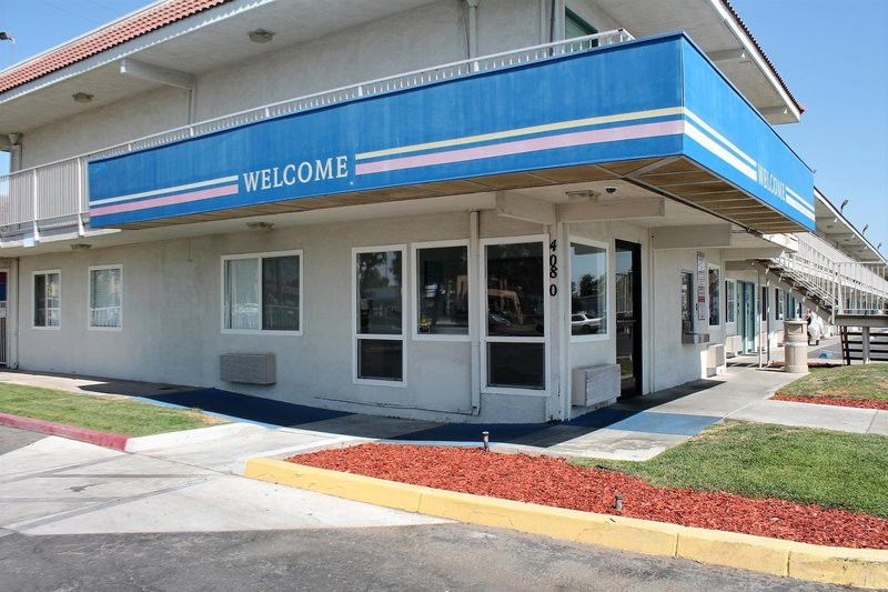 Motel 6-Fresno, Ca - Blackstone South Esterno foto
